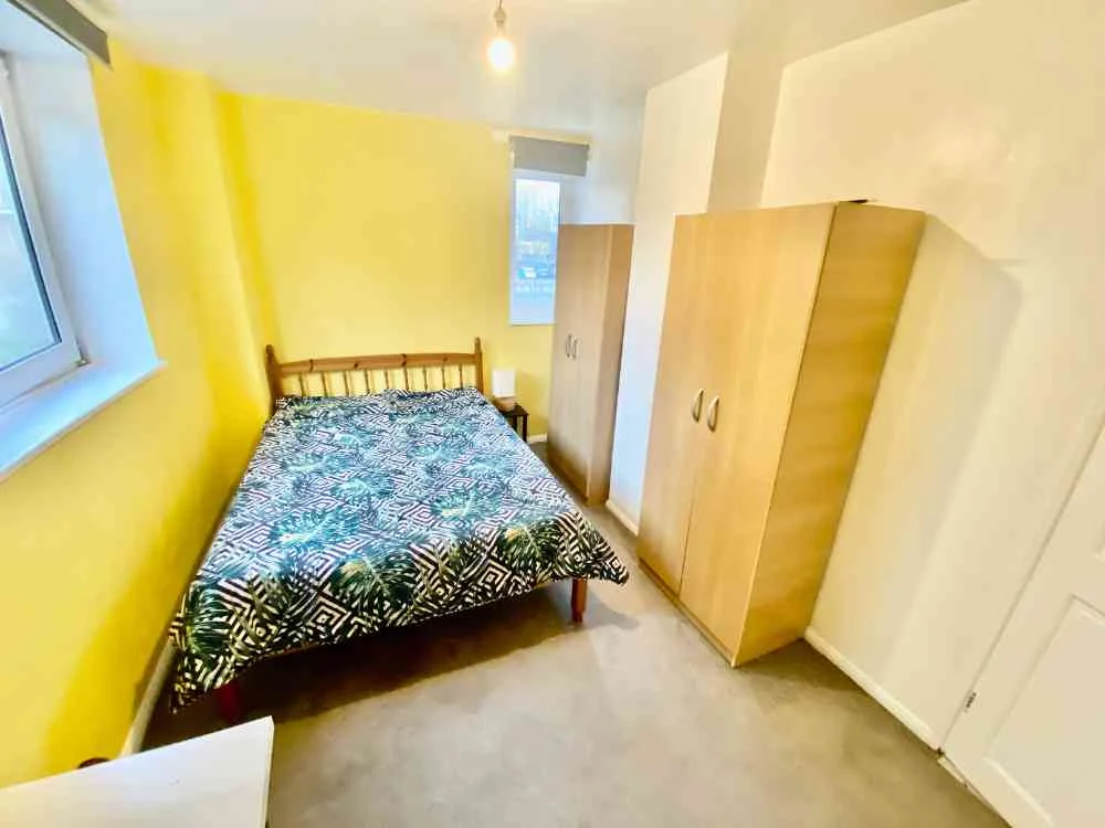 Rent a Double Room in Zone 2 Southwark Park Road