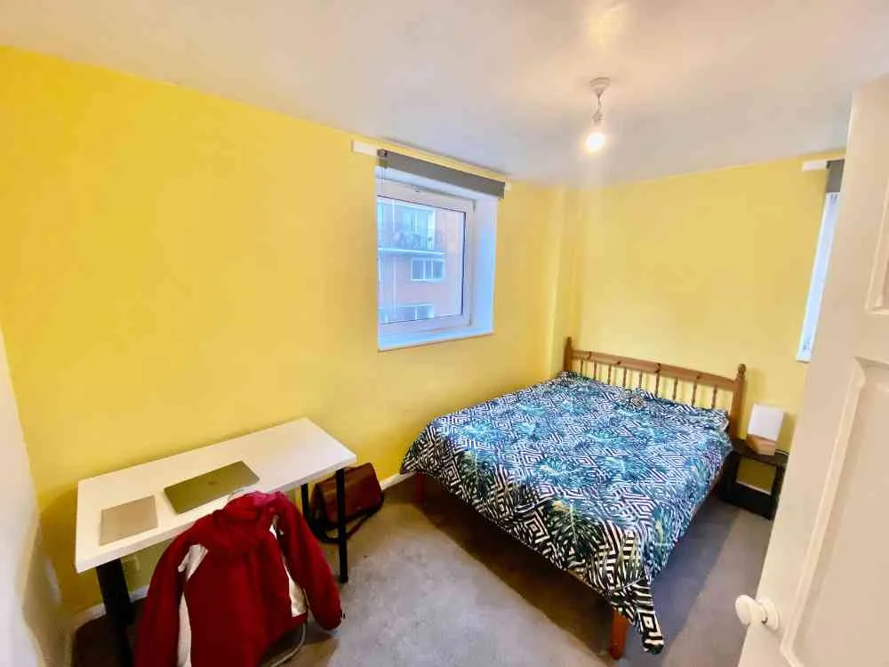 Rent a Double Room in Zone 2 Southwark Park Road